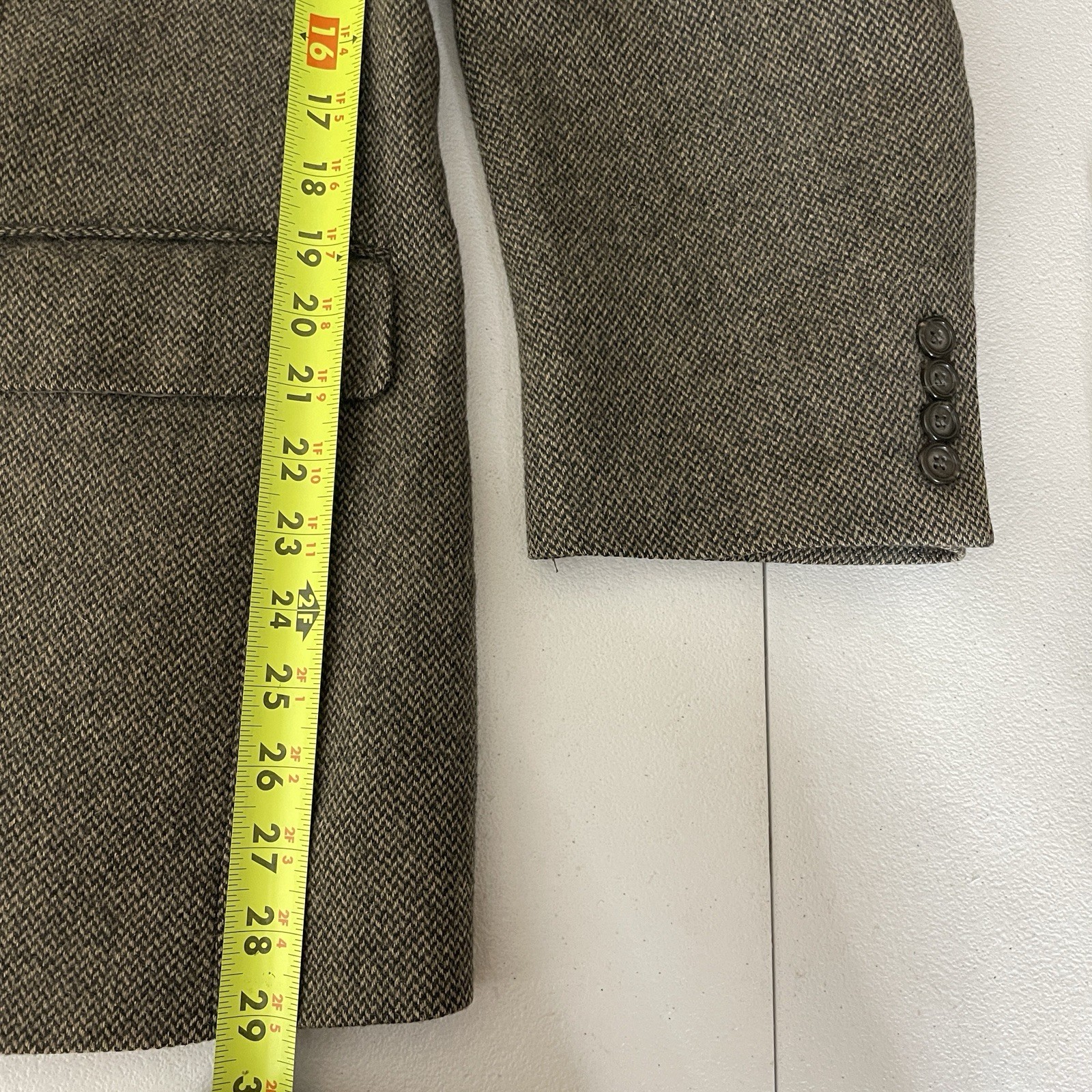 Jos A Bank Sport Coat Mens 46R Gray Brown Crowsfoot Camel Hair Two Buttons