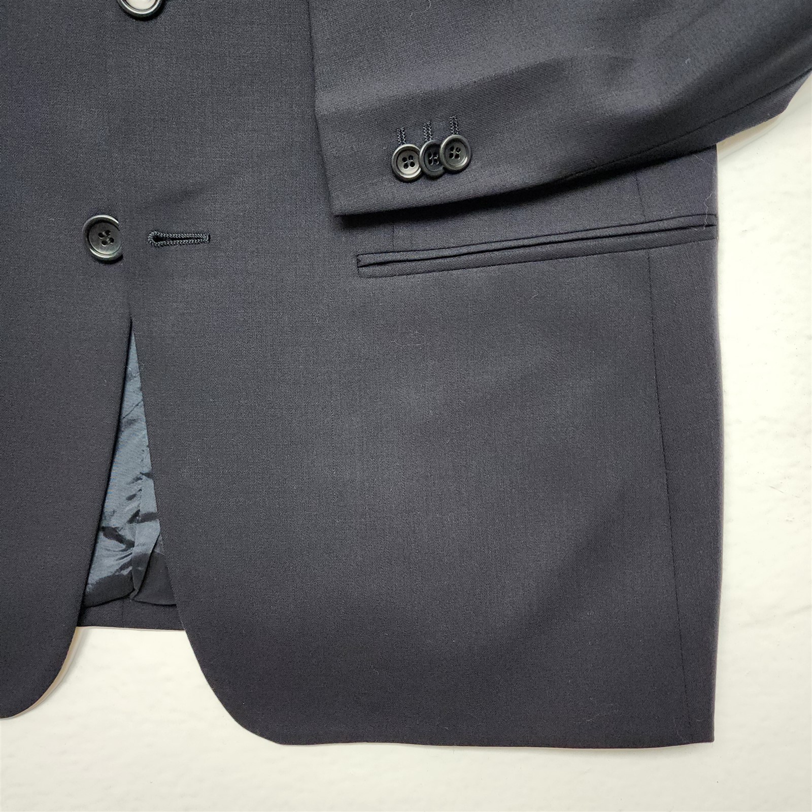 Armani Collezioni Made in Italy 38R 30×28 Black 100% Wool 3Btn 2Pc Mens Suit