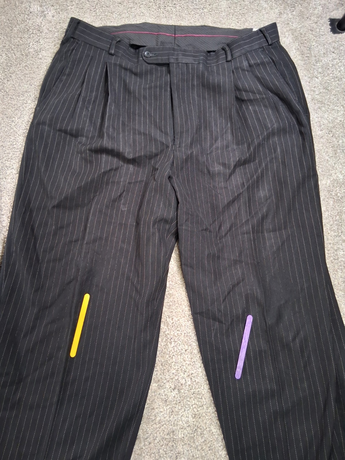 Vicci Uomo Mens Suit Coat 44R Pants 38×26 Black Stripe Polyester Blend