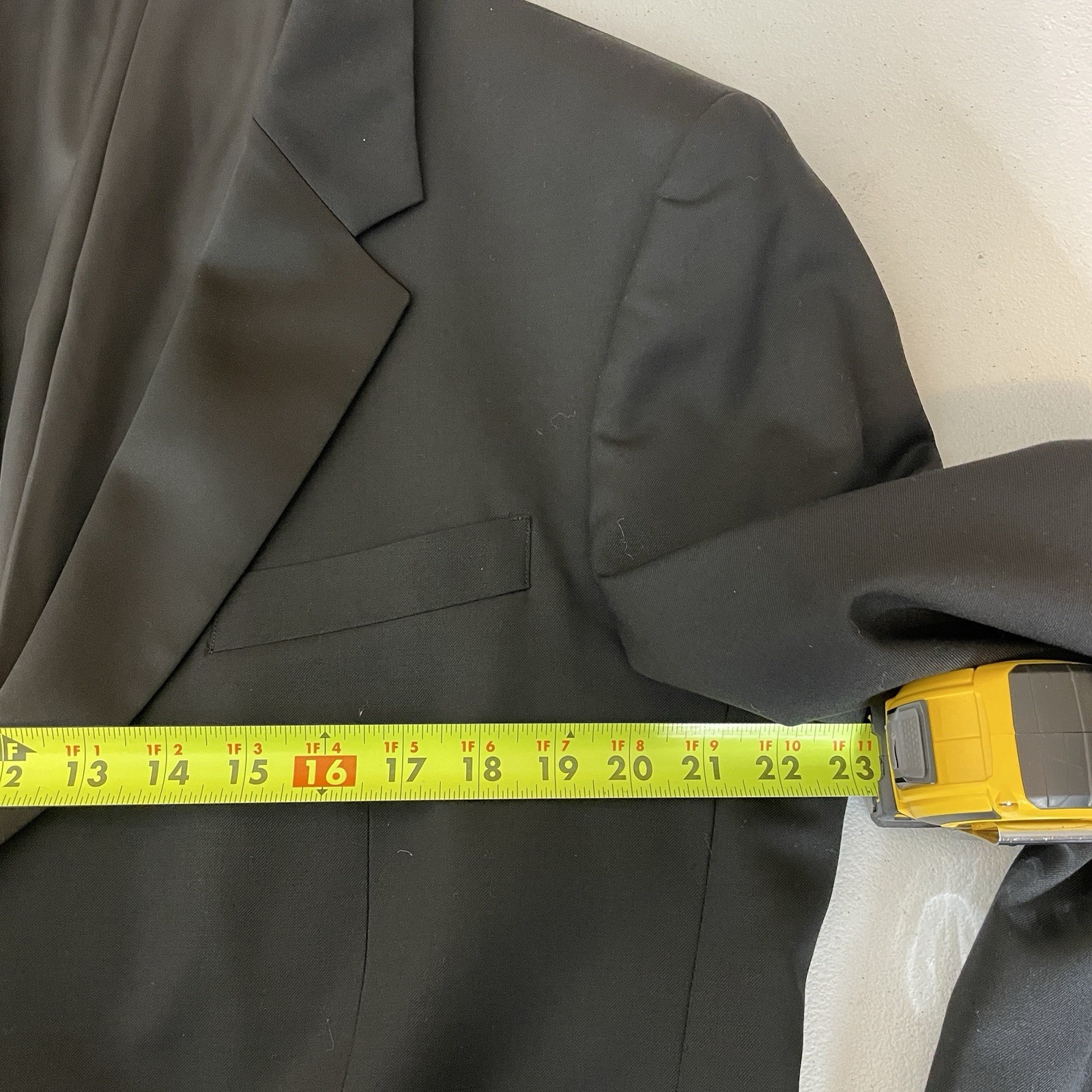 JNY Jones New York 2 Piece Tuxedo Suit Mens 42L 34×33 Black Solid 100% Wool