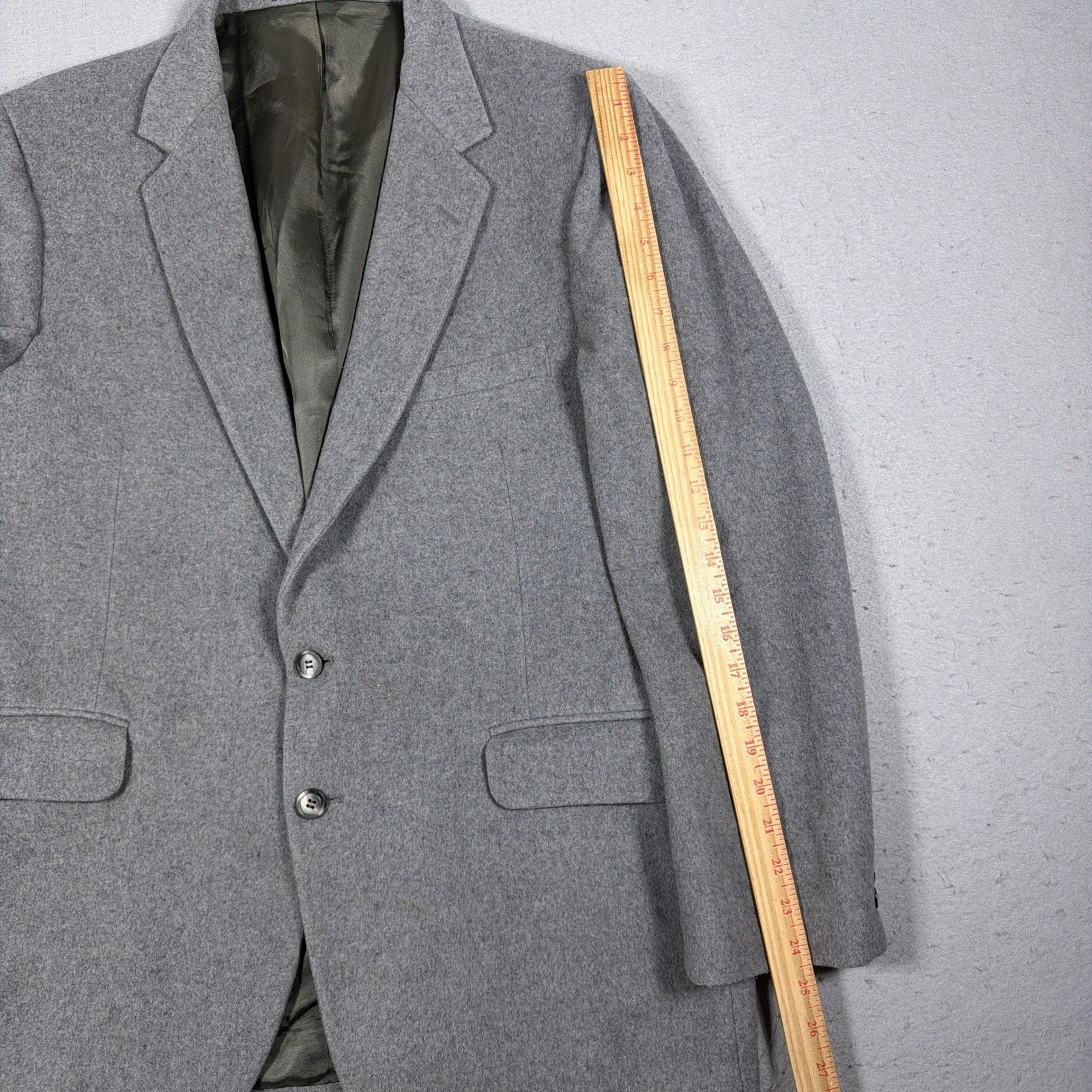 Luxury Italian Wool Cashmere Blend Sport Coat Men 44R Gray Quiet Tailored Blazer