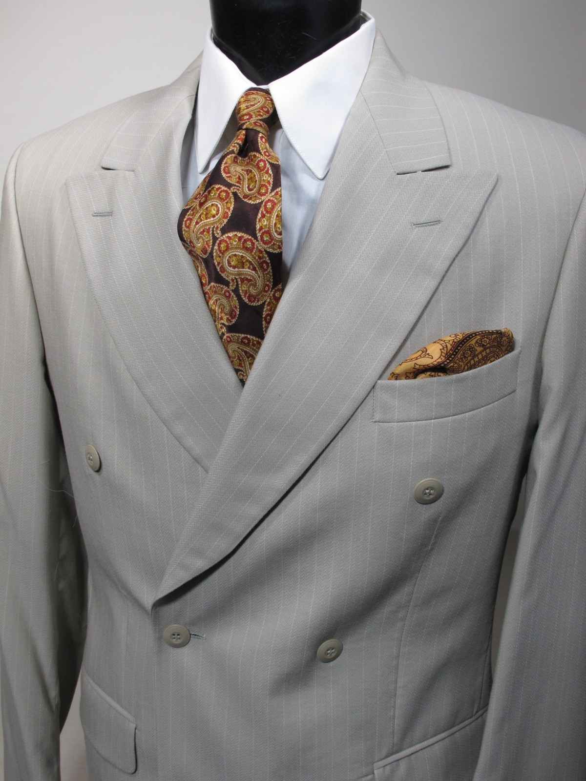 Vtg Bachrach Double Breasted Beige Wool Suit Canada 42R YSL Rive Gauche Tie