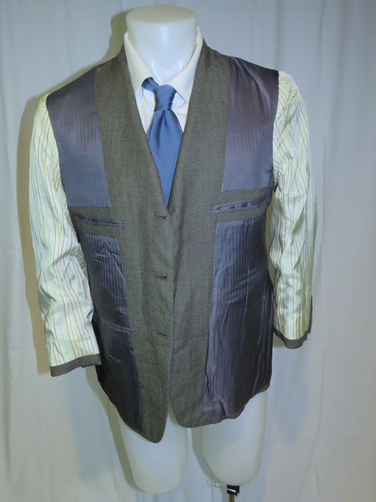 Sam Leung New York Bespoke Green Weave Three Roll Two Suit 38S