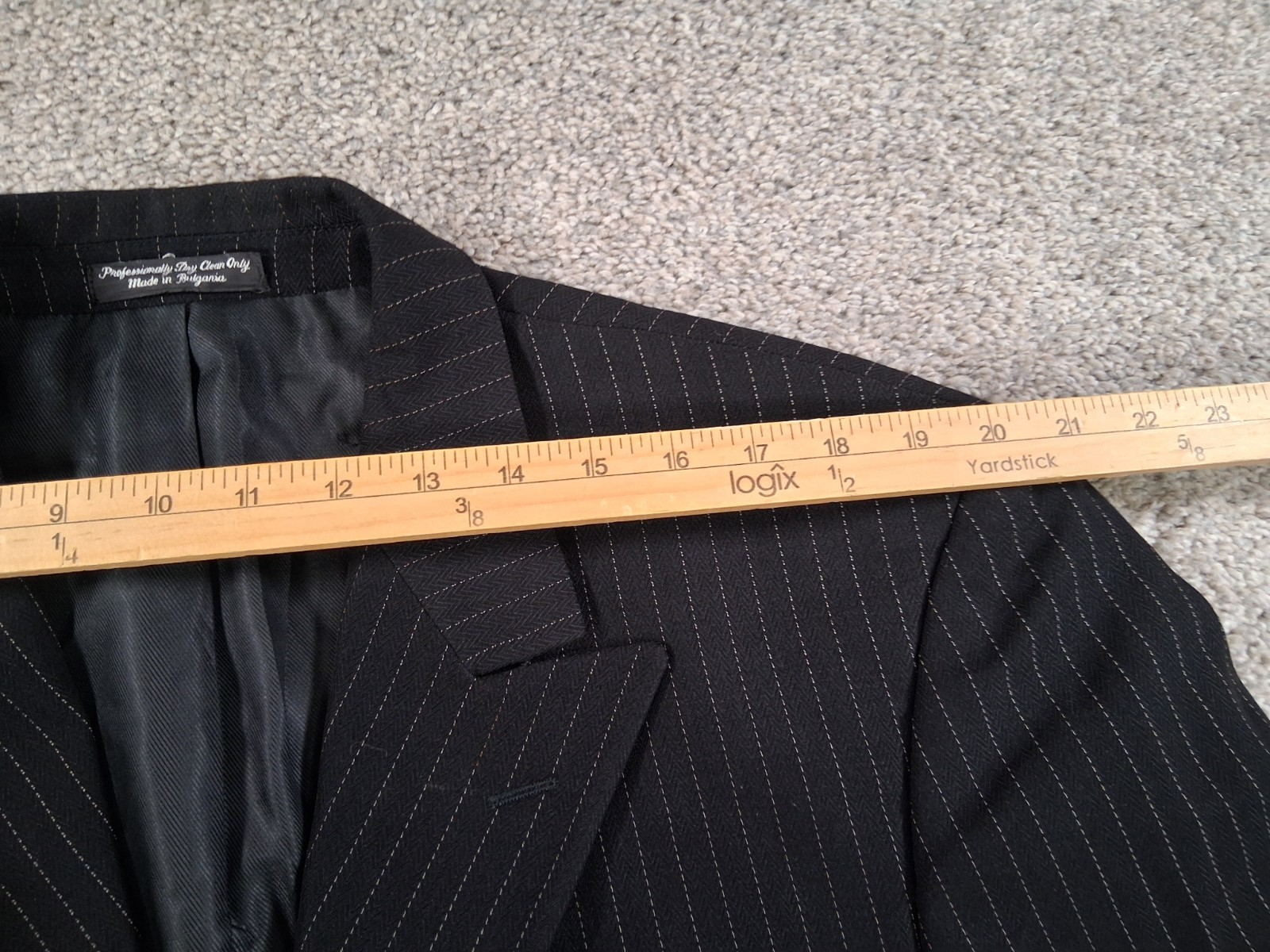 Vicci Uomo Mens Suit Coat 44R Pants 38×26 Black Stripe Polyester Blend
