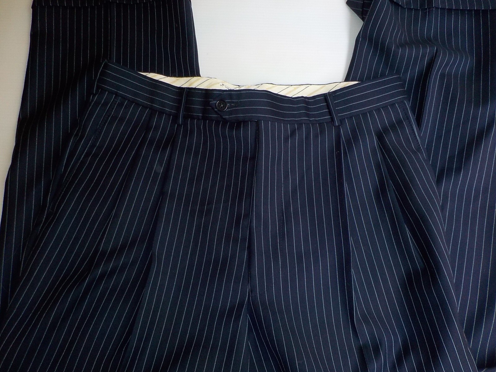 COPPLEY BOCELLI JORDAN Navy Pinstriped Suit 100% Wool SZ 45RX36