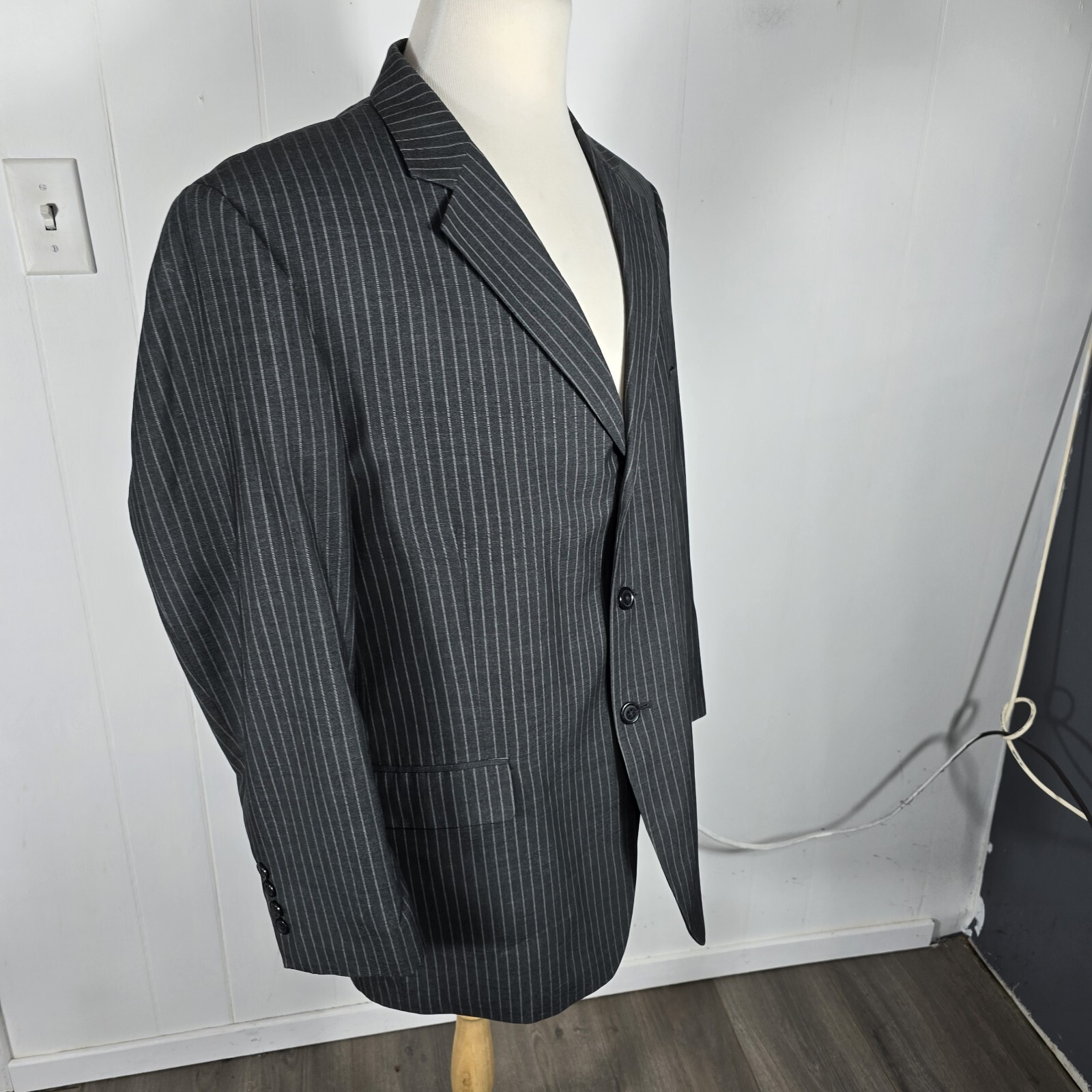 Mazoni Mens 46R Charcoal Gray Striped Poly Rayon Suit Seperate Sport Coat S42