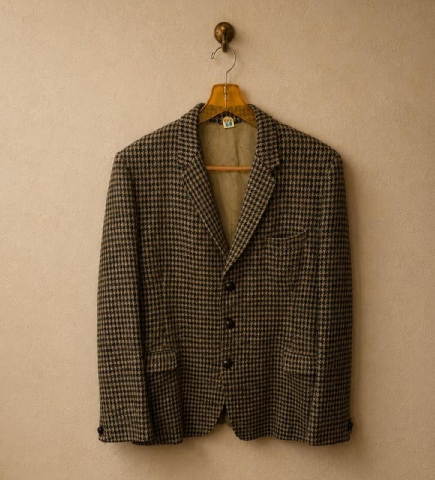 Vintage c. 1960s Harris Tweed Hand Woven Wool Sport Coat, Made in Scotland