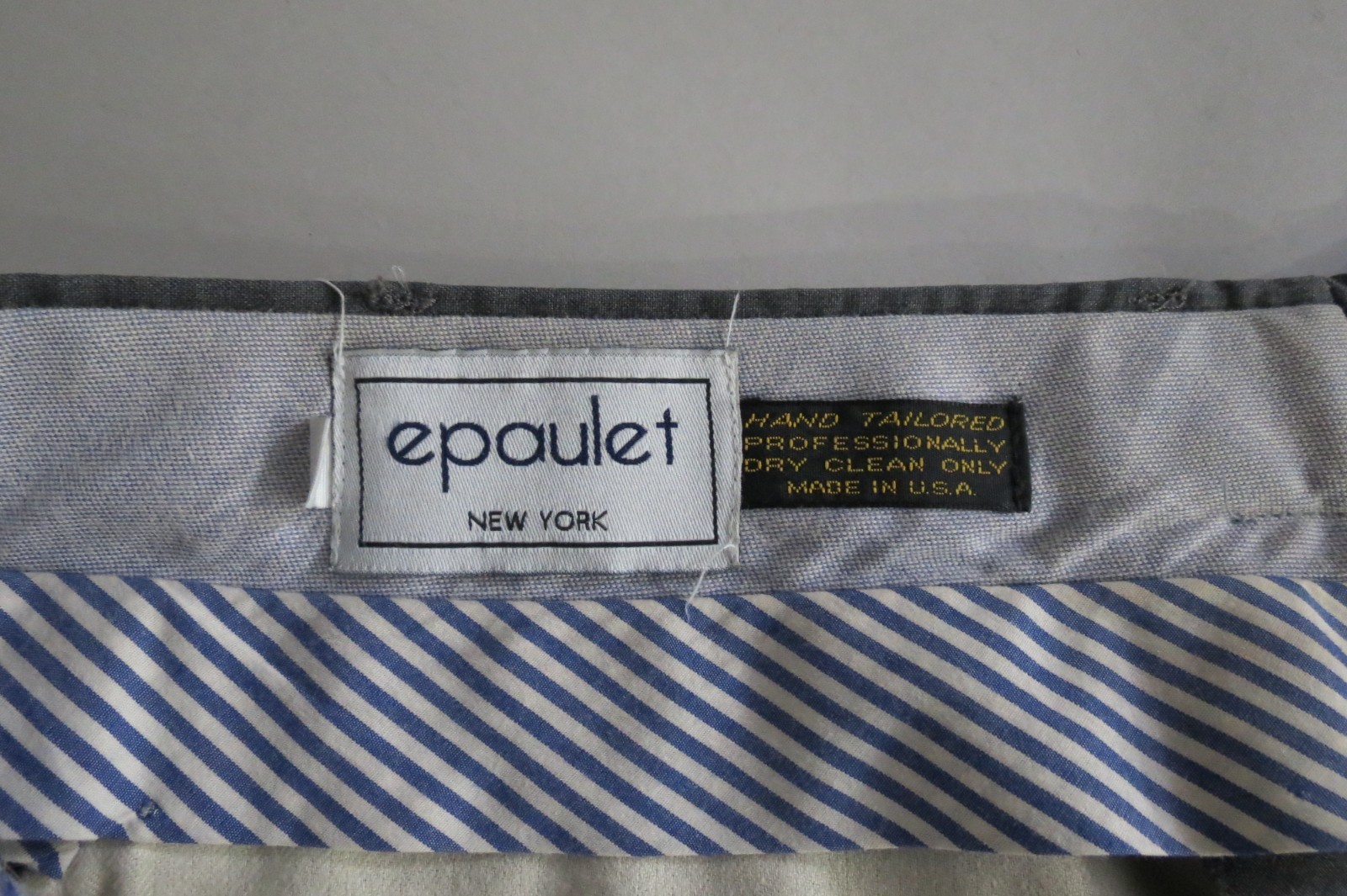 Current Southwick hand Tailored USA Smoke Gray side vent flat front suit 38 R