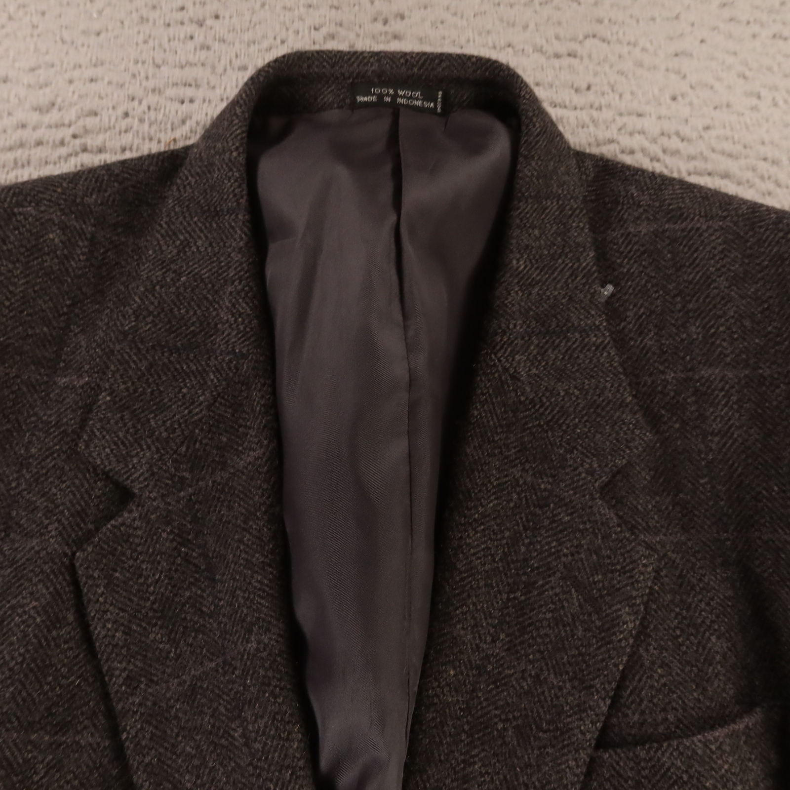 Tweed Jacket L Gray Windowpane Check Herringbone 100% Wool Crested Buttons 44R