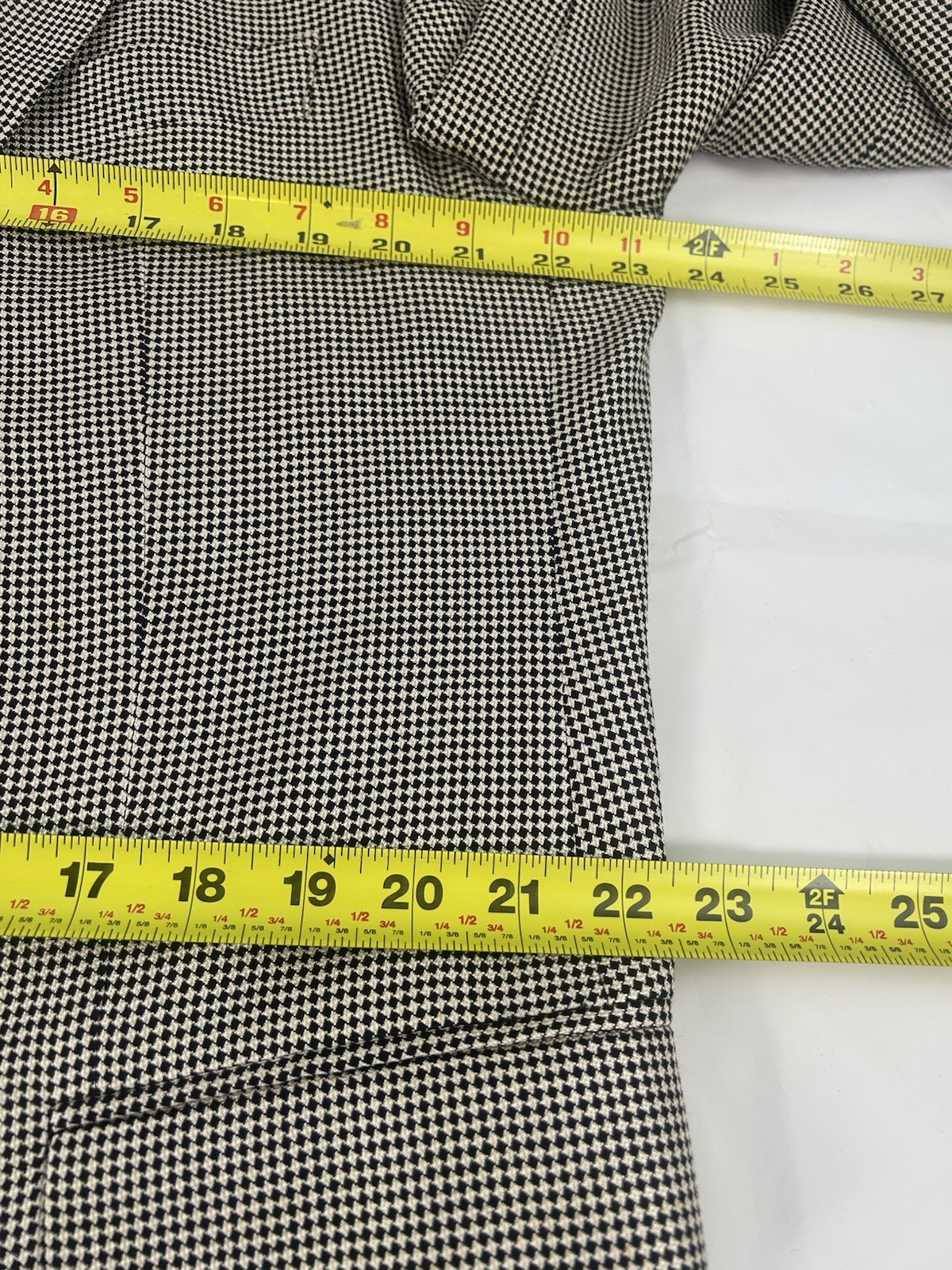 Hugo Boss Delon Sport Coat Mens Blazer Sz 46.R Silk-Wool Houndstooth Saks Fifth