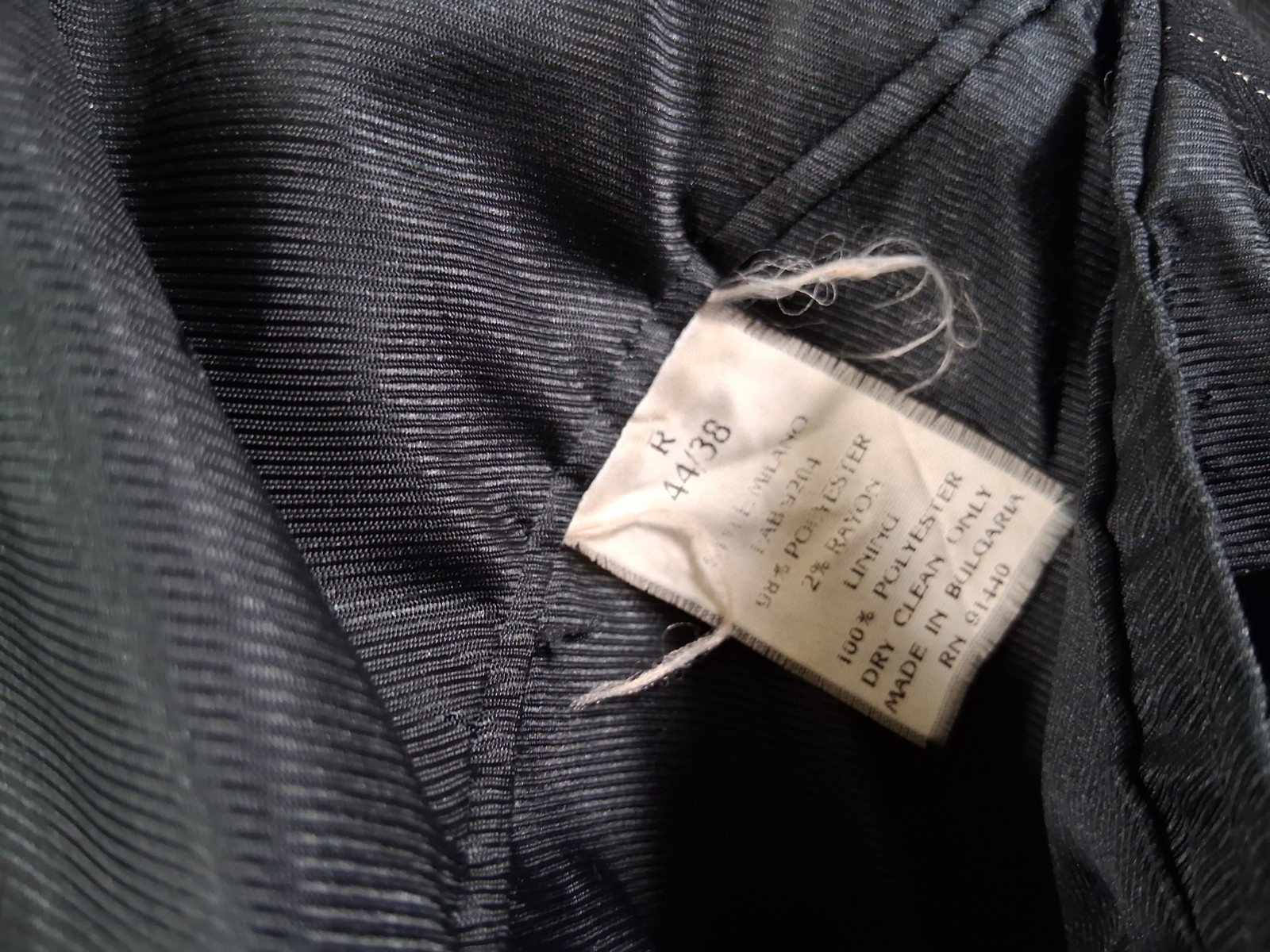 Vicci Uomo Mens Suit Coat 44R Pants 38×26 Black Stripe Polyester Blend
