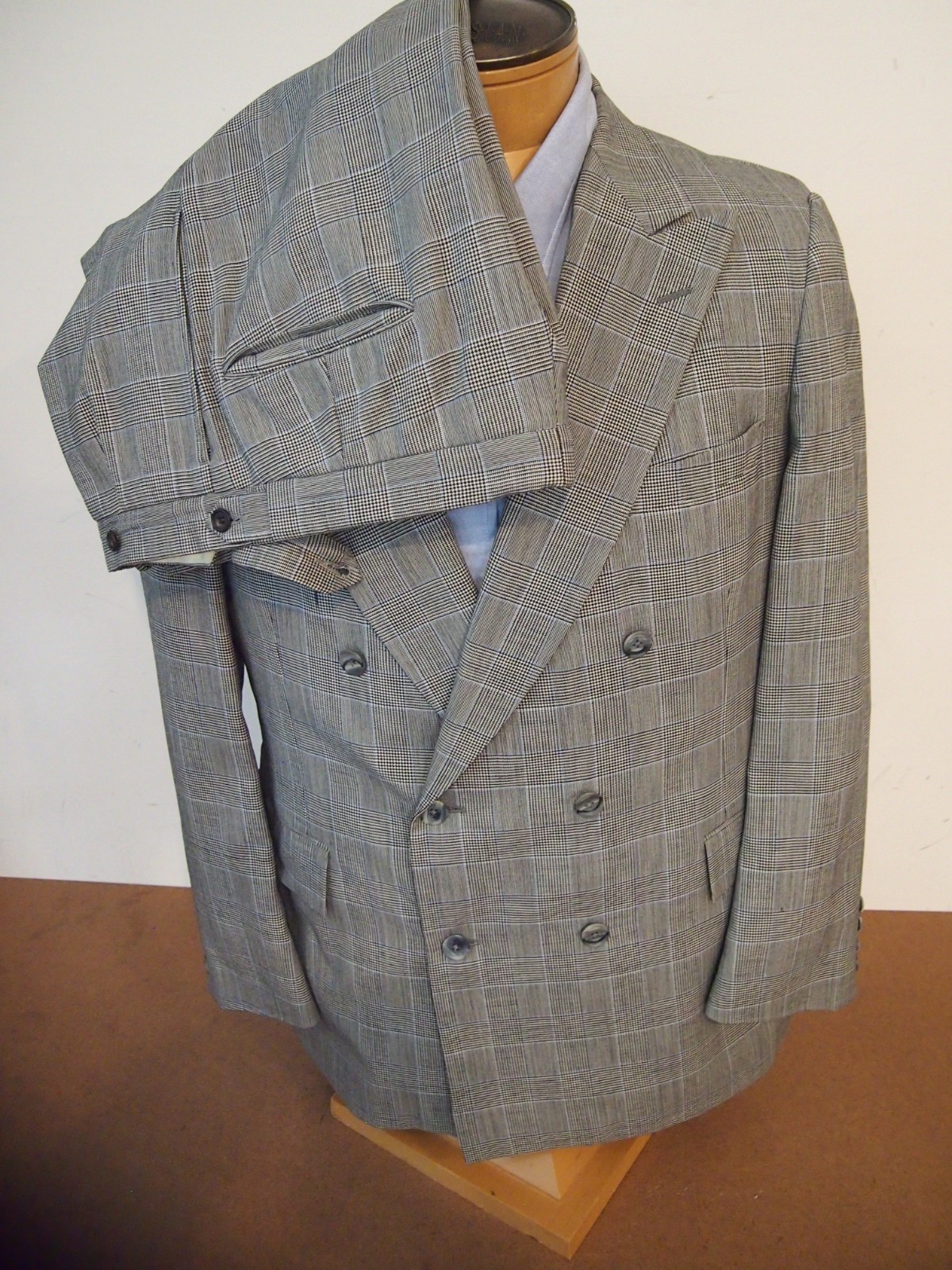 VTG Paul Stuart Grey Glen Plaid Double-breasted 2-Piece Suit 42R 34W Pre-owned