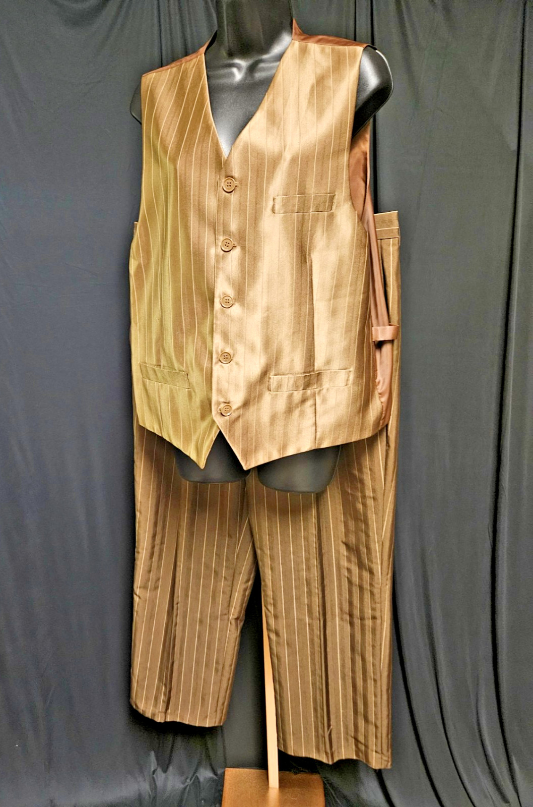 MEN’S FORTINO LANDI 3 PIECE PINSTRIPPED SUIT BEIGE/DK BROWN XL 42/32 USED