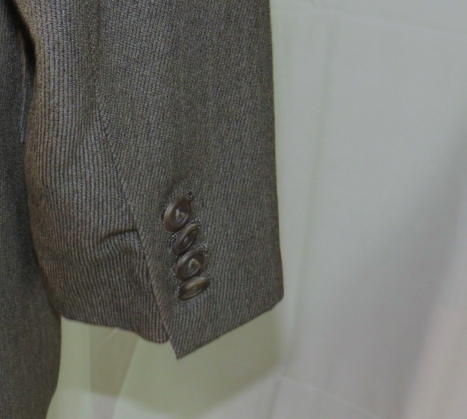 Sam Leung New York Bespoke Green Weave Three Roll Two Suit 38S