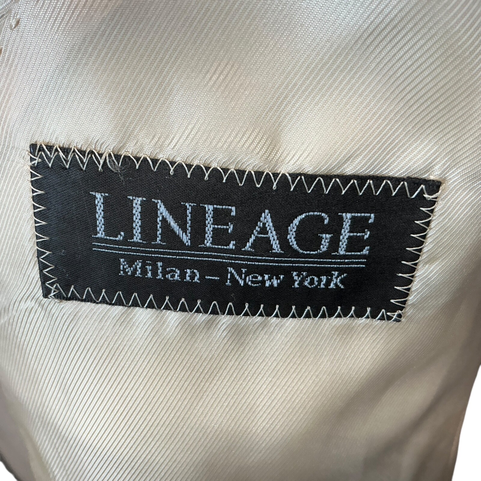 42S LINEAGE MILAN NY Men’s 100% MERINO WOOL Super 120s ivory Beige tan. NEW
