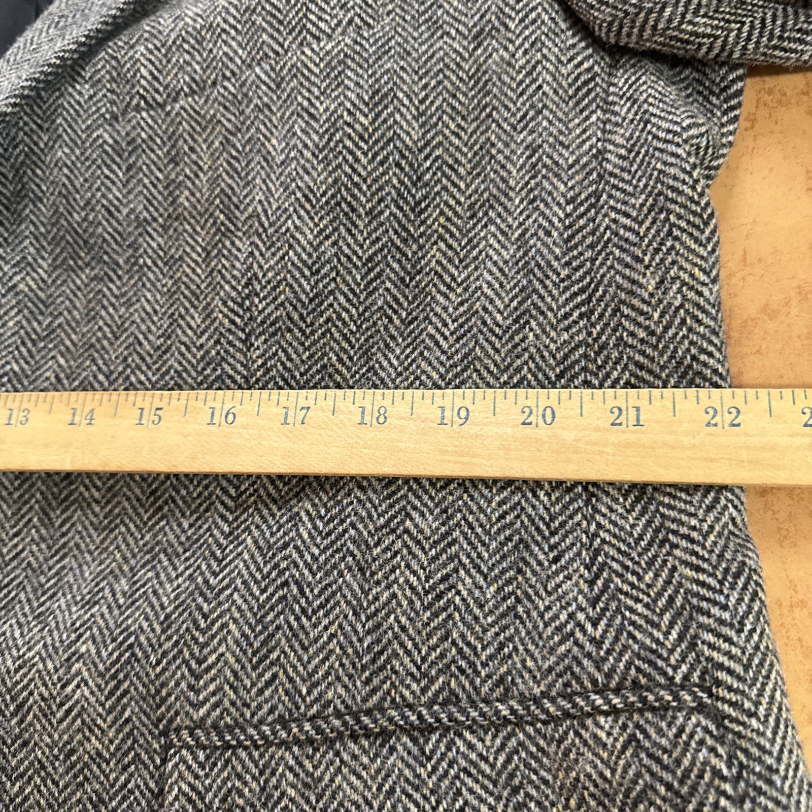 Stafford Blazer Sport Coat Sz 44S Classic Gray Herringbone 100% Wool Jacket