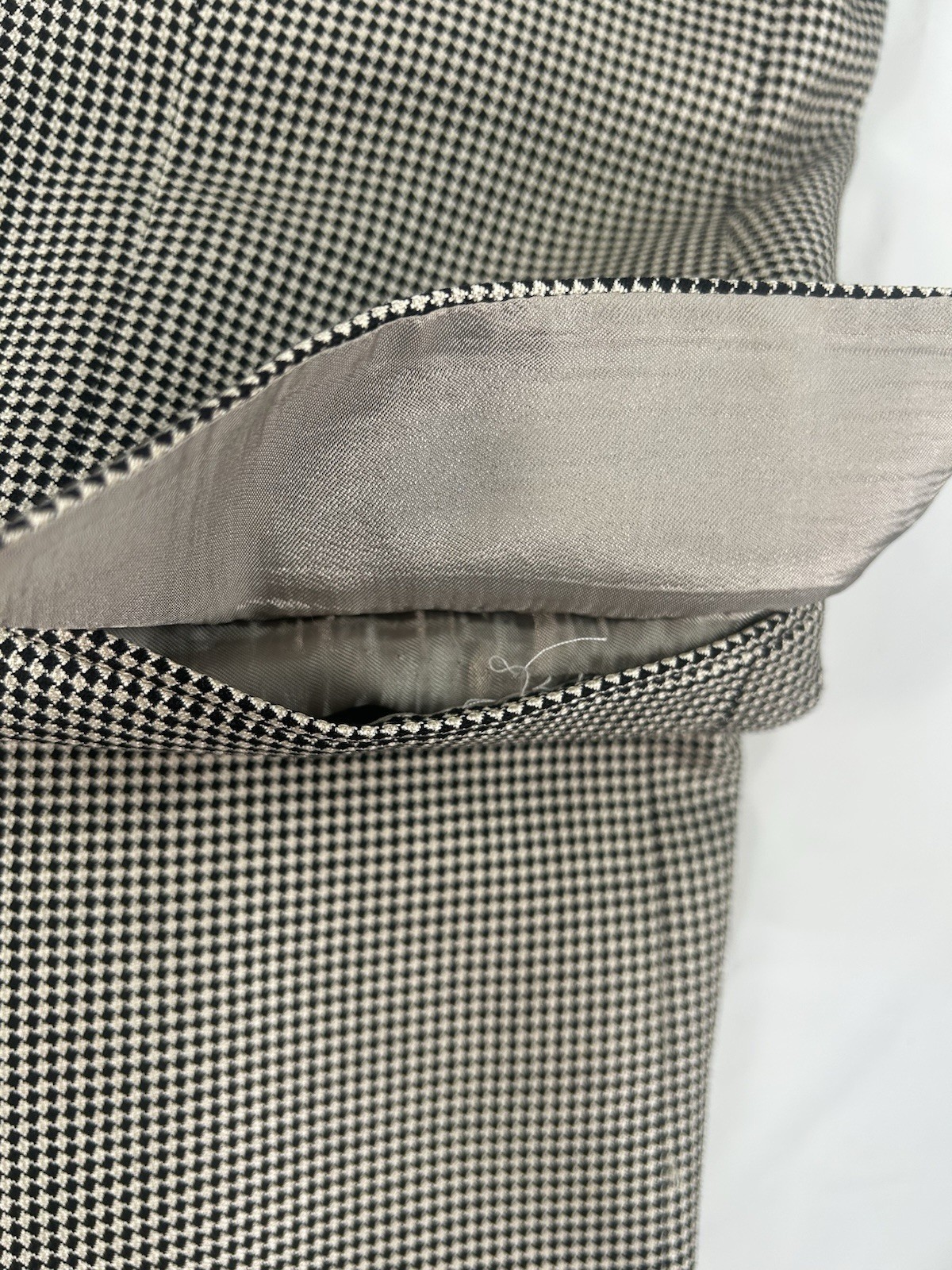 Hugo Boss Delon Sport Coat Mens Blazer Sz 46.R Silk-Wool Houndstooth Saks Fifth