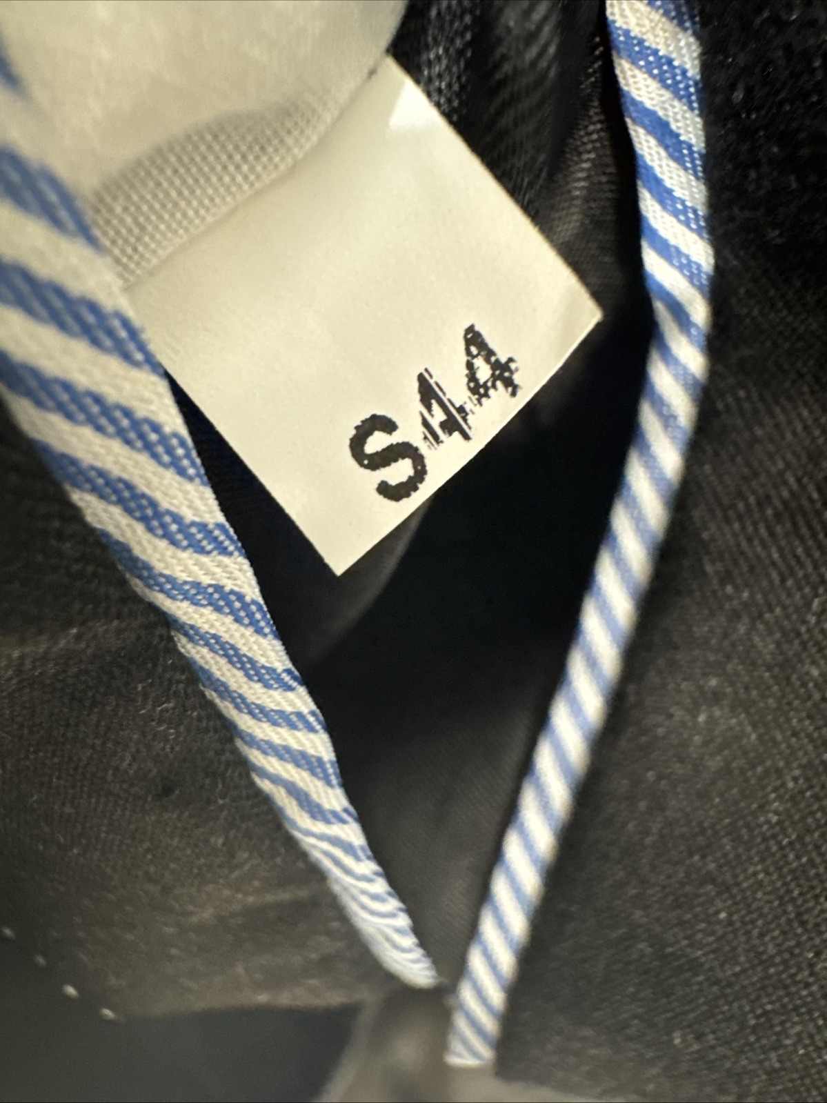 Tommy Hilfiger 44S Charcoal 2 Piece Suit 37×28 2 Button Wool Mexico Single Pleat