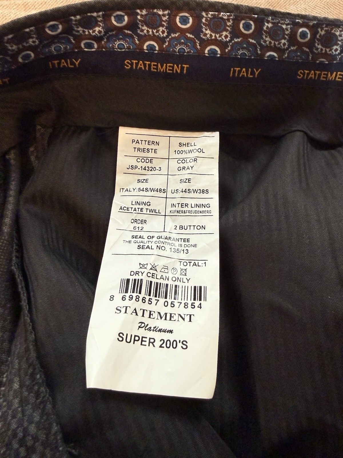 Statement Men’s 2-Piece Wool Twill Gray Check Suit 44S 38W
