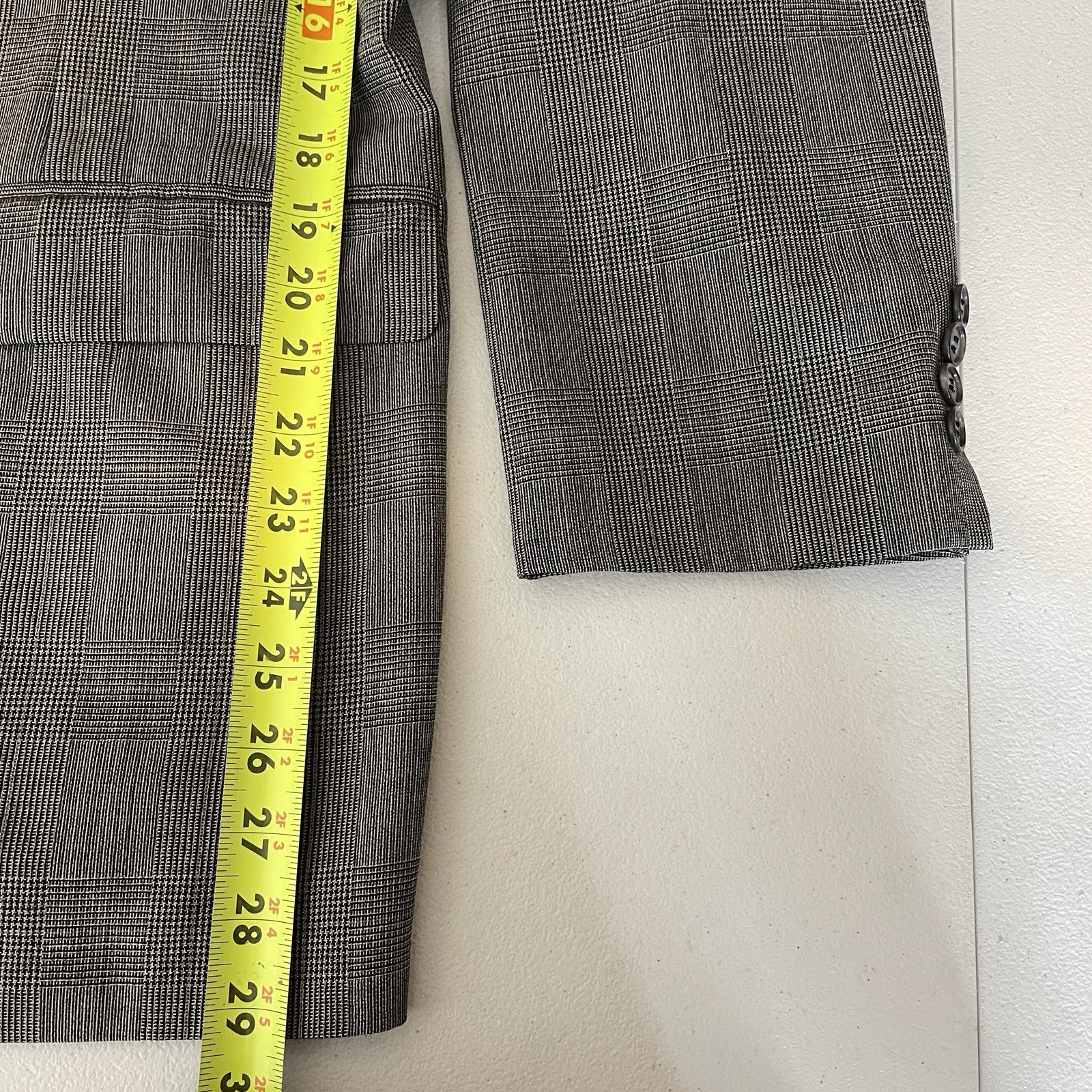 Haggar Sport Coat Mens 42S Gray Brown Plaid Windowpane Pure Wool USA Made