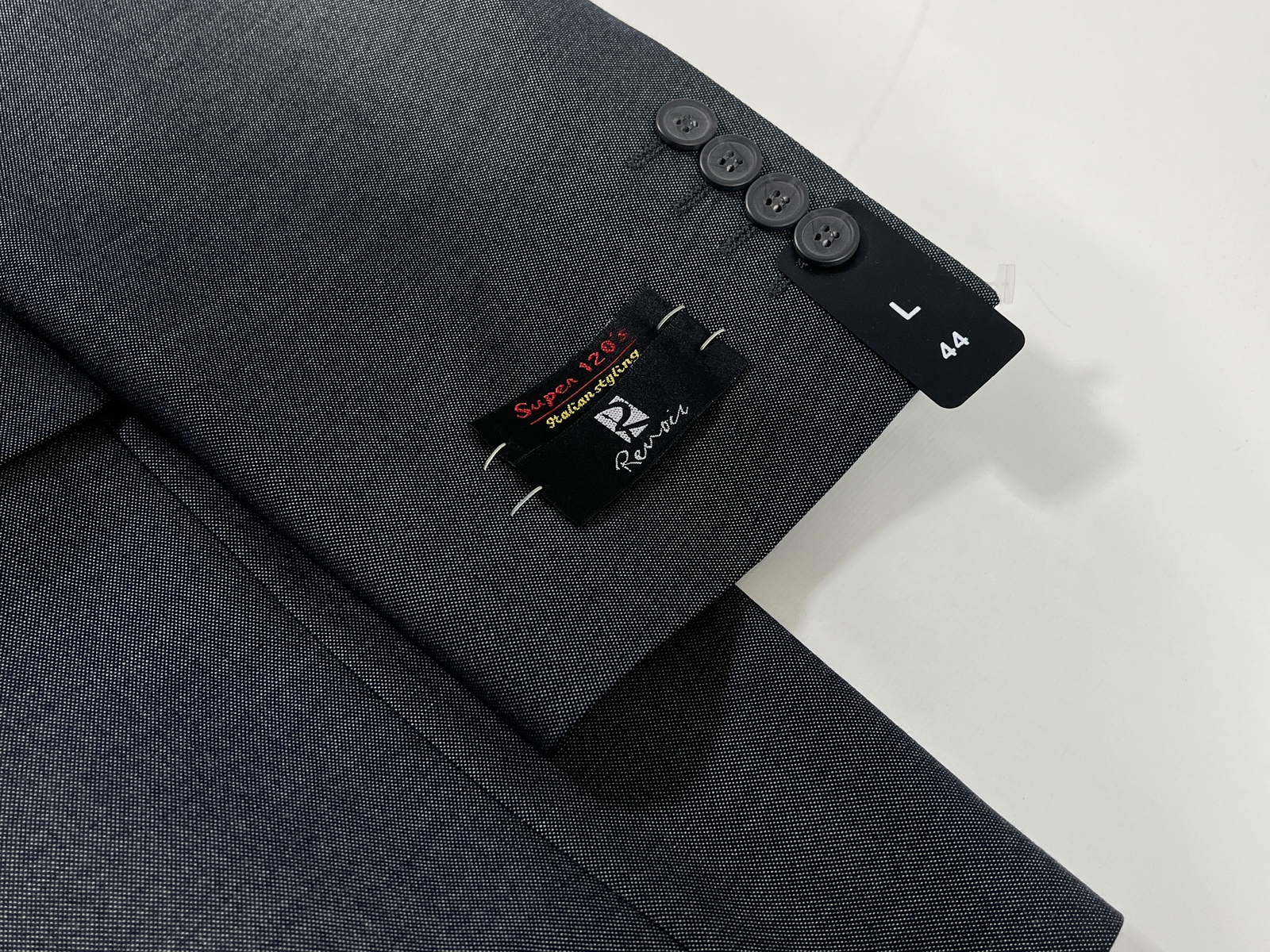 Mens Renour Classic Fit Gray Suit Size 44L NEW