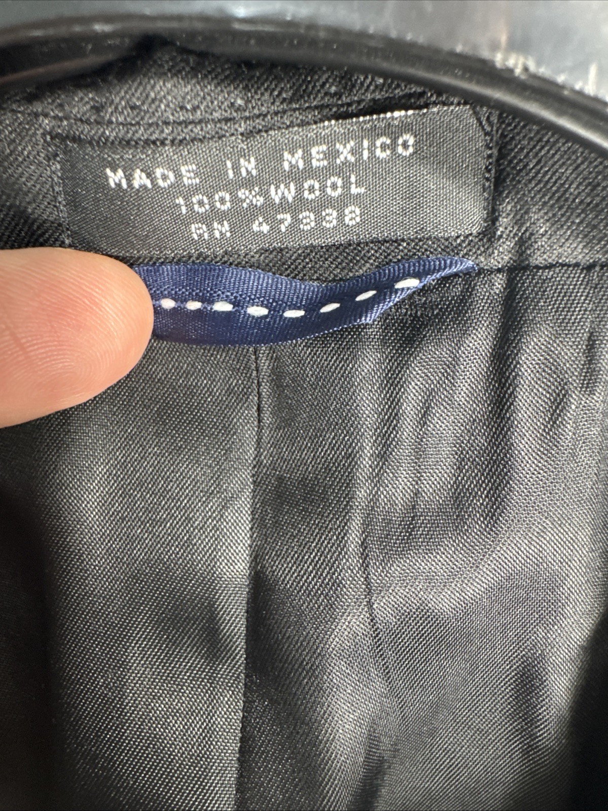 Tommy Hilfiger 44S Charcoal 2 Piece Suit 37×28 2 Button Wool Mexico Single Pleat