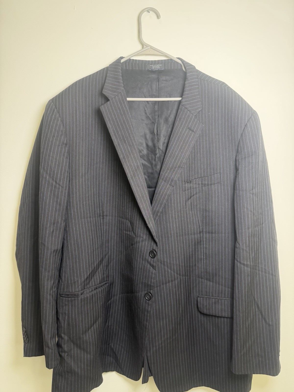 Tommy Hilfiger Men’s Blazer Sport Coat Jacket Blue Plaid, Made of 100% Wool
