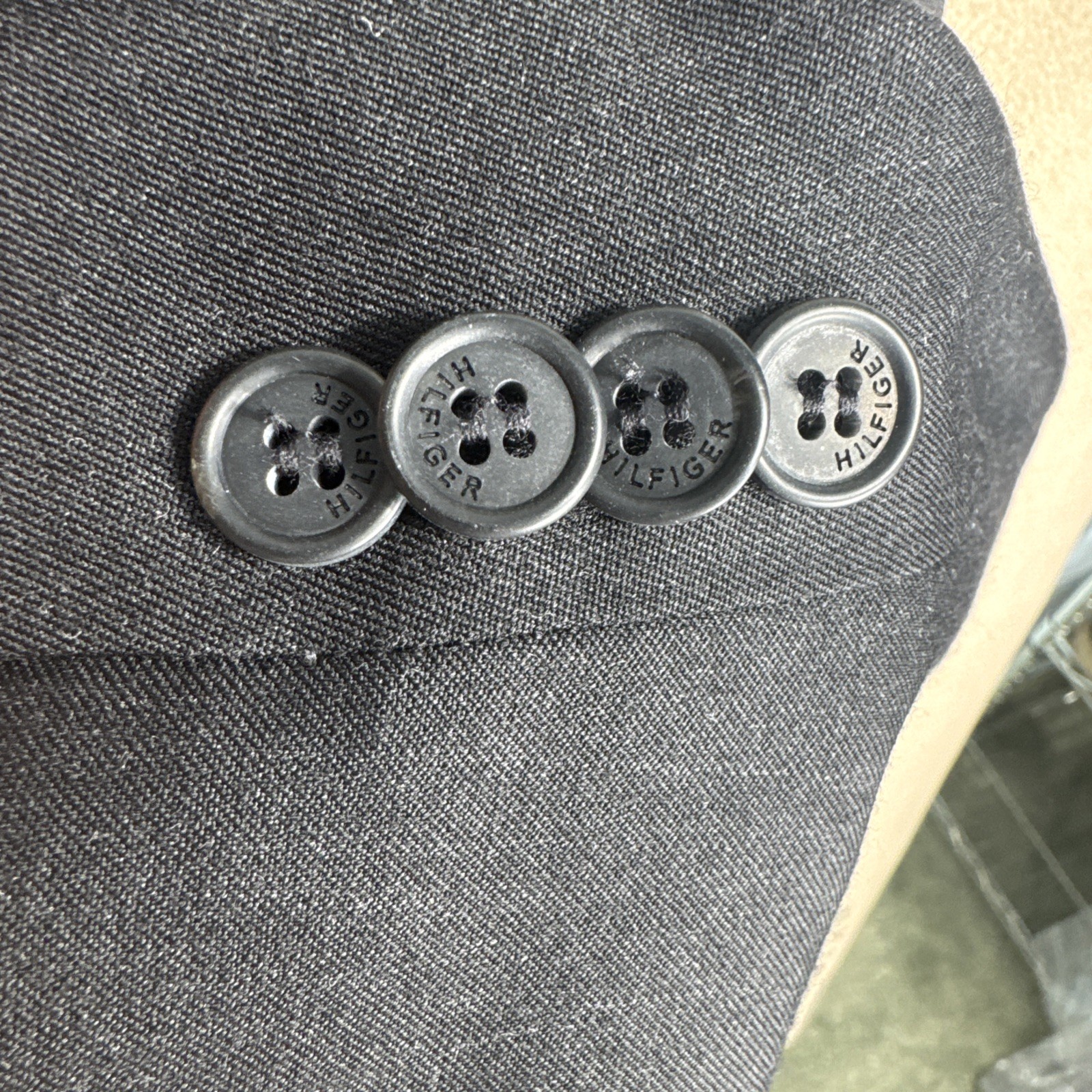Tommy Hilfiger 44S Charcoal 2 Piece Suit 37×28 2 Button Wool Mexico Single Pleat