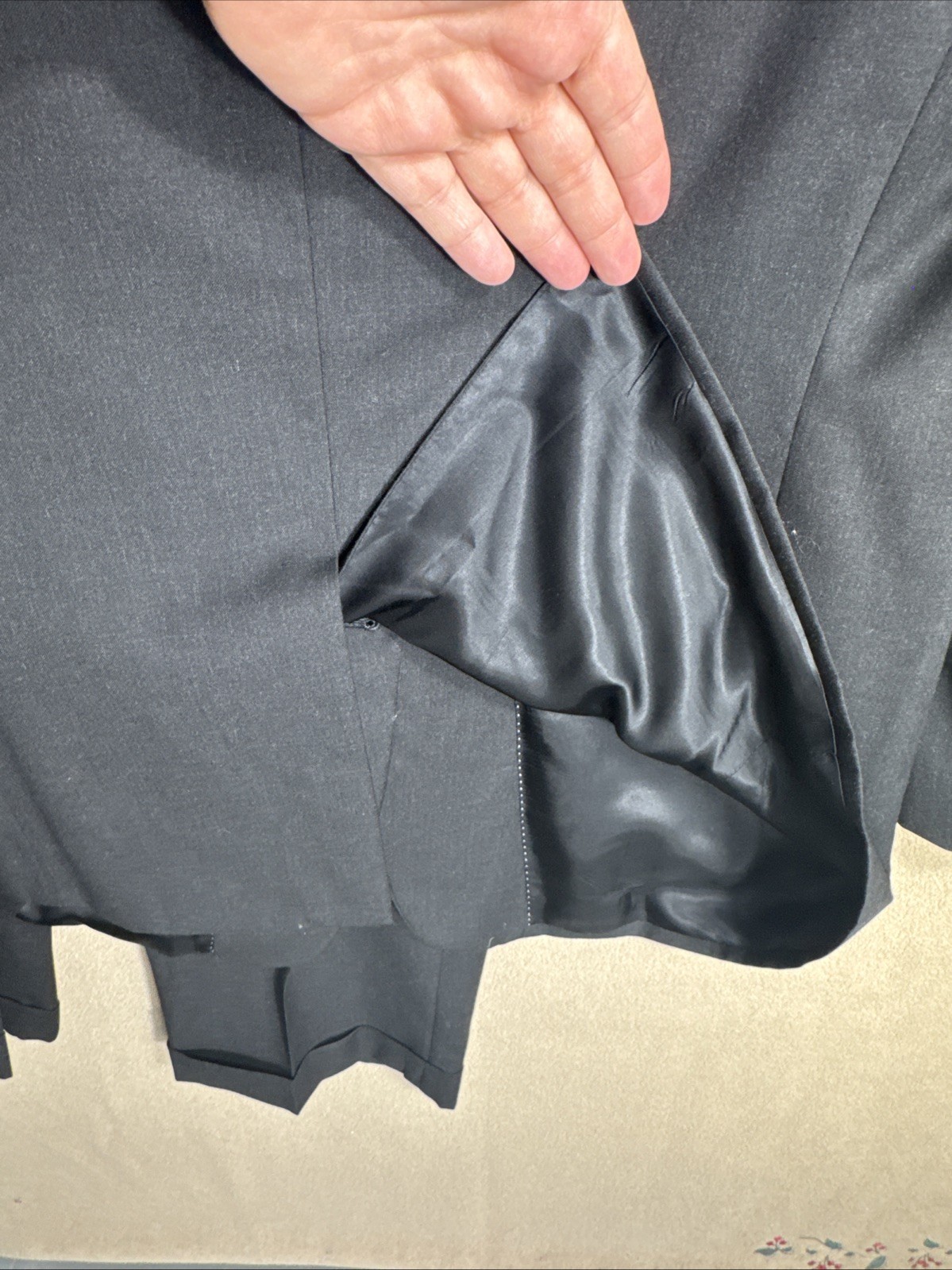 Tommy Hilfiger 44S Charcoal 2 Piece Suit 37×28 2 Button Wool Mexico Single Pleat