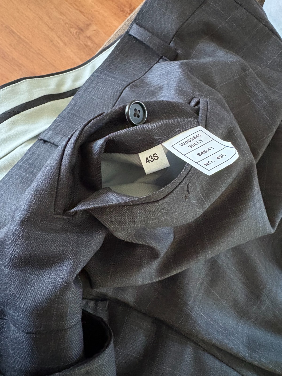 REDA 1865 Wool 48S 42W 30I Grey Plaid Worn Once