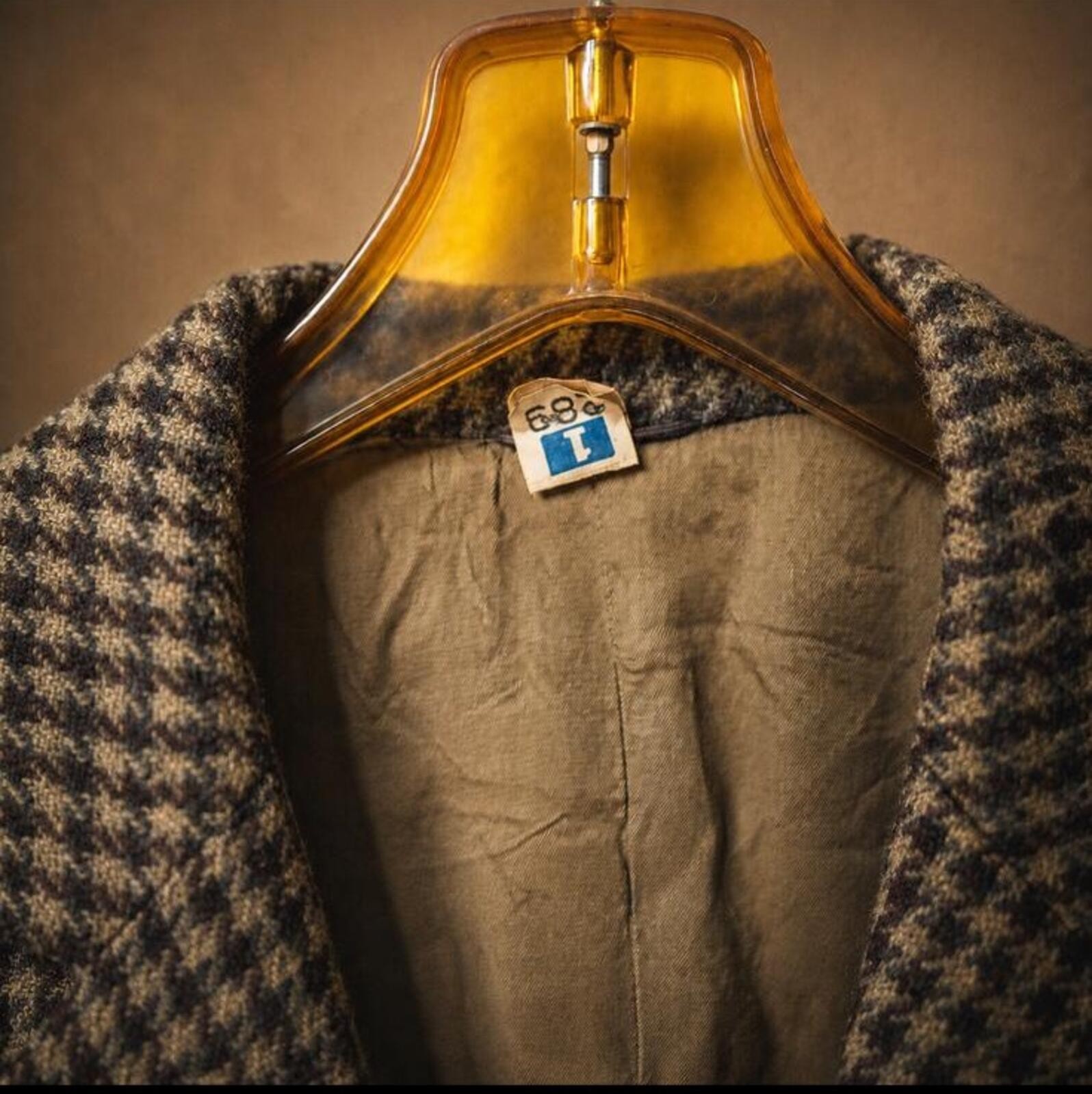 Vintage c. 1960s Harris Tweed Hand Woven Wool Sport Coat, Made in Scotland