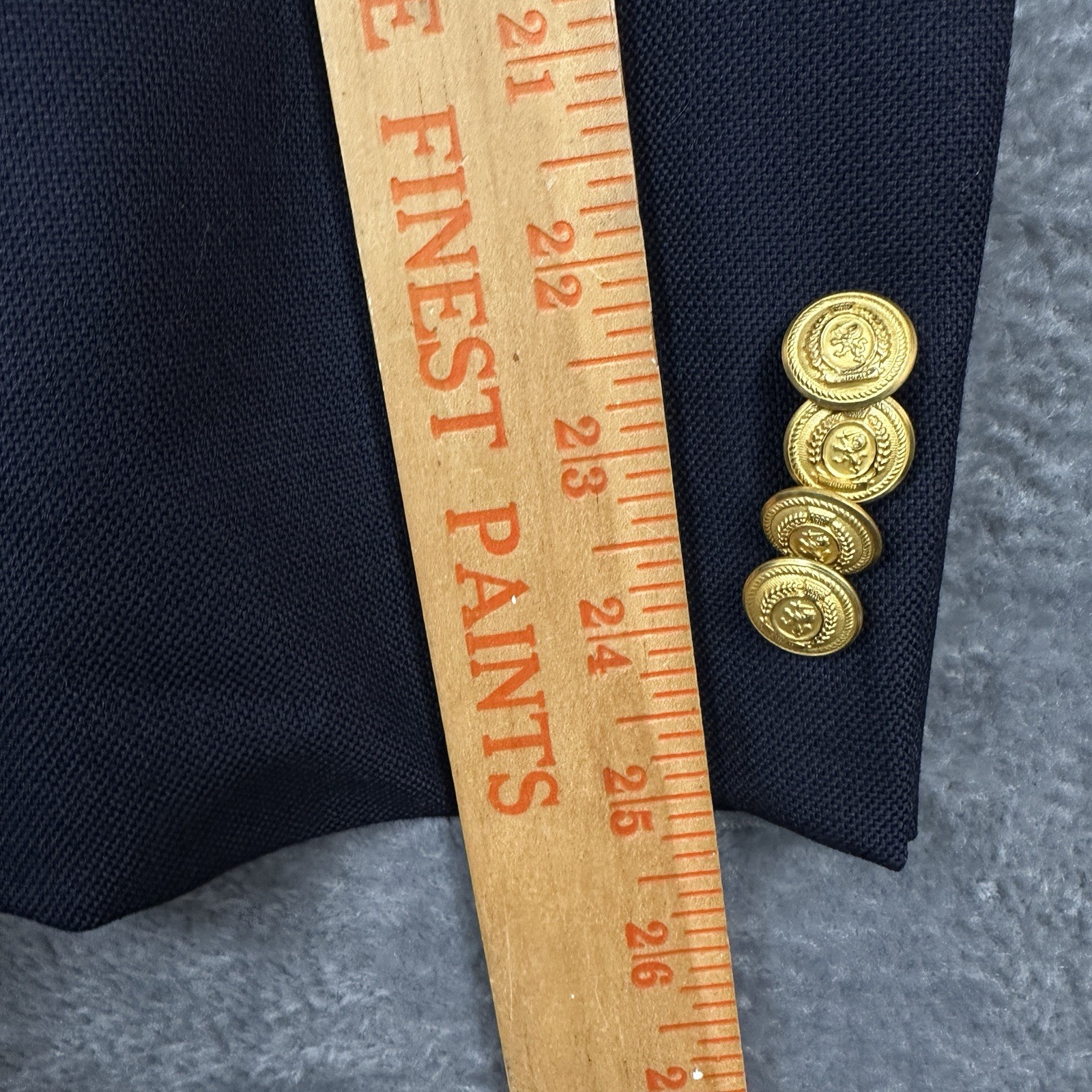 Tommy Hilfiger Blazer Men’s 40R Navy Blue Gold Crest Buttons Classic Preppy EUC