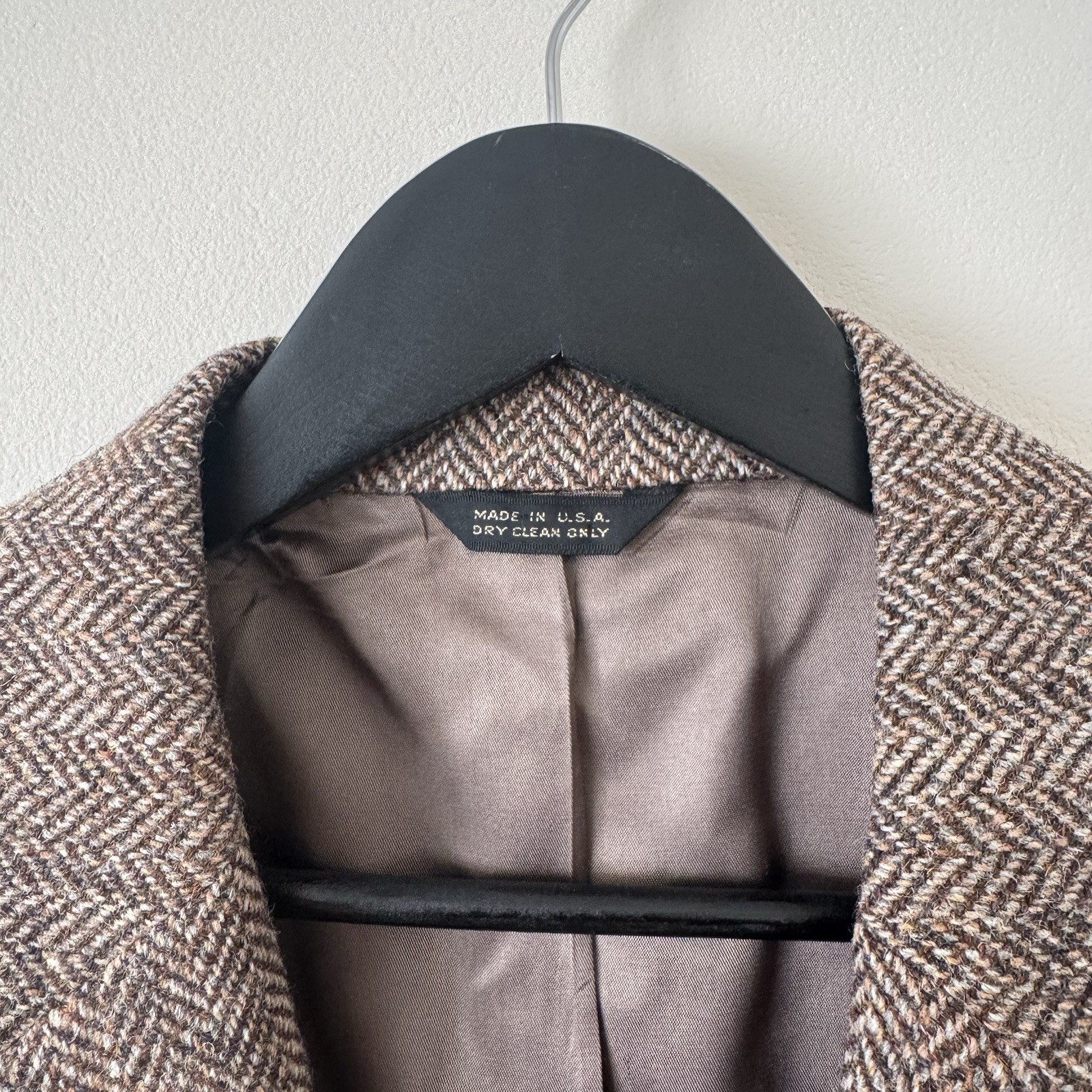 Vintage Harris Tweed Scottish Wool Herringbone Sports Coat Blazer Jacket 44R