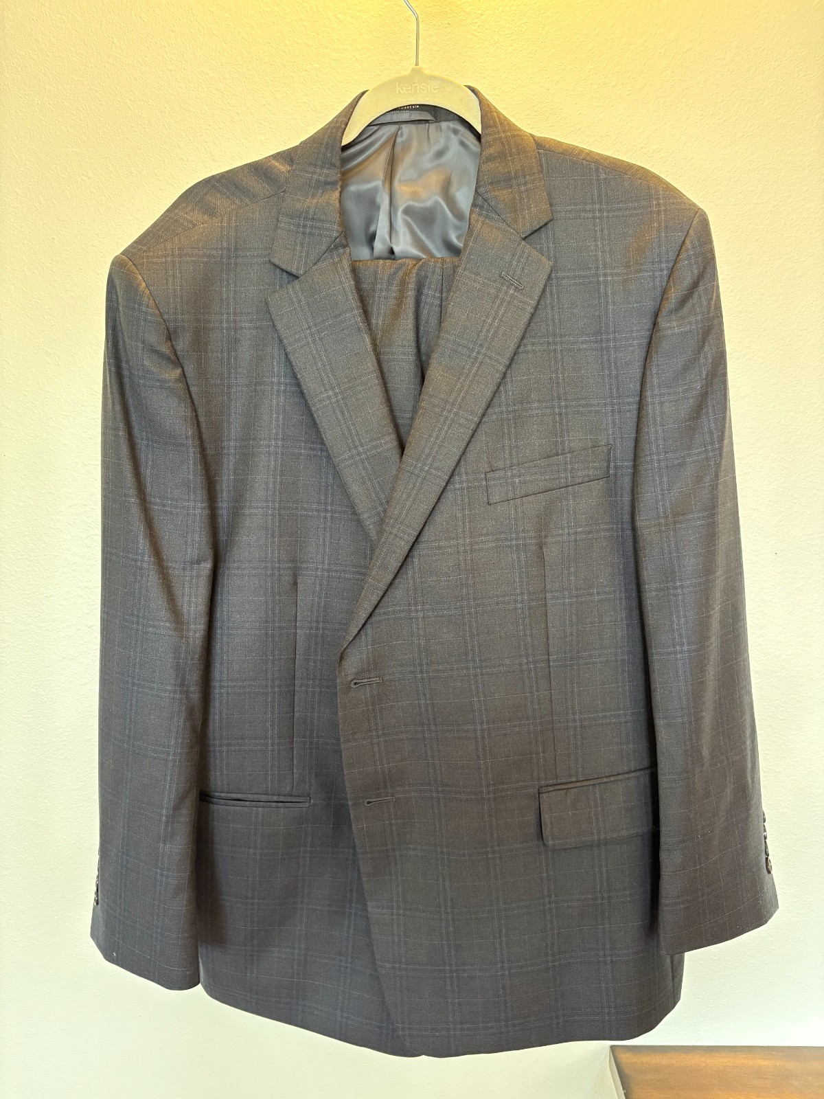 REDA 1865 Wool 48S 42W 30I Grey Plaid Worn Once