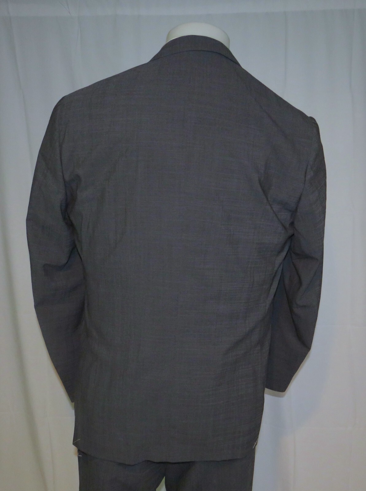 Corneliani Academy Soft Gray Weave Two Button Dynamic Suit 42R NWT