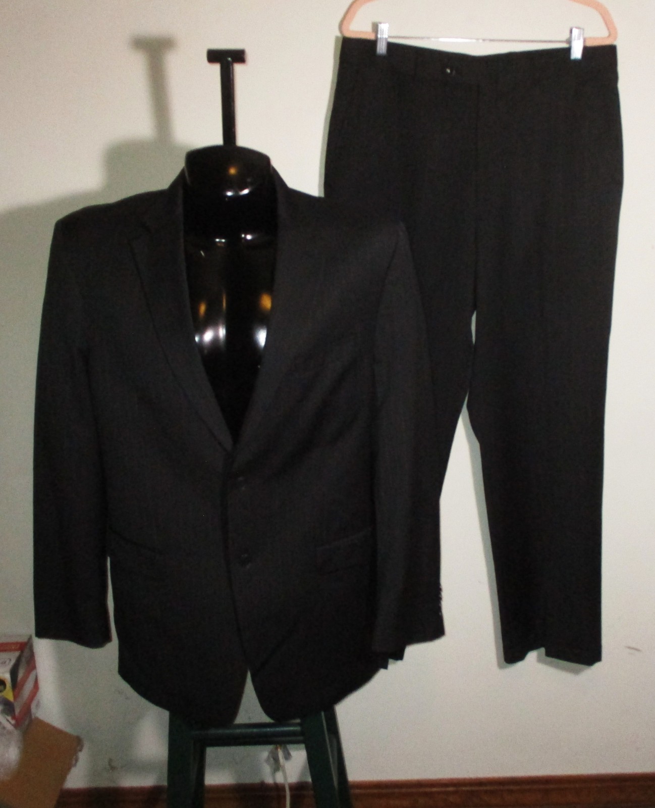 JONES NEW YORK Dark Gray 100% Wool 2 Pc Suit Men’s Size 44 Long, 35X32