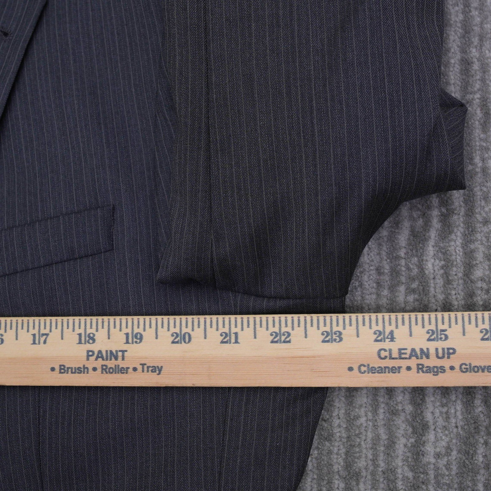 Jos. A. Bank Mens 46 SH Gordon Suit Jacket Charcoal Grey Pinstripe 100% Wool