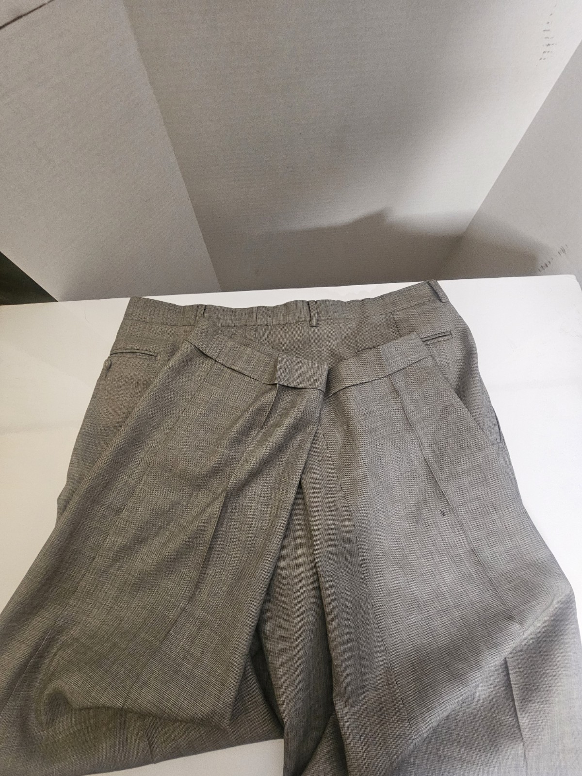 Corneliani 54 EU 44R Gray Birdseye Double Breasted Wool Suit Italy 2PC Super 100