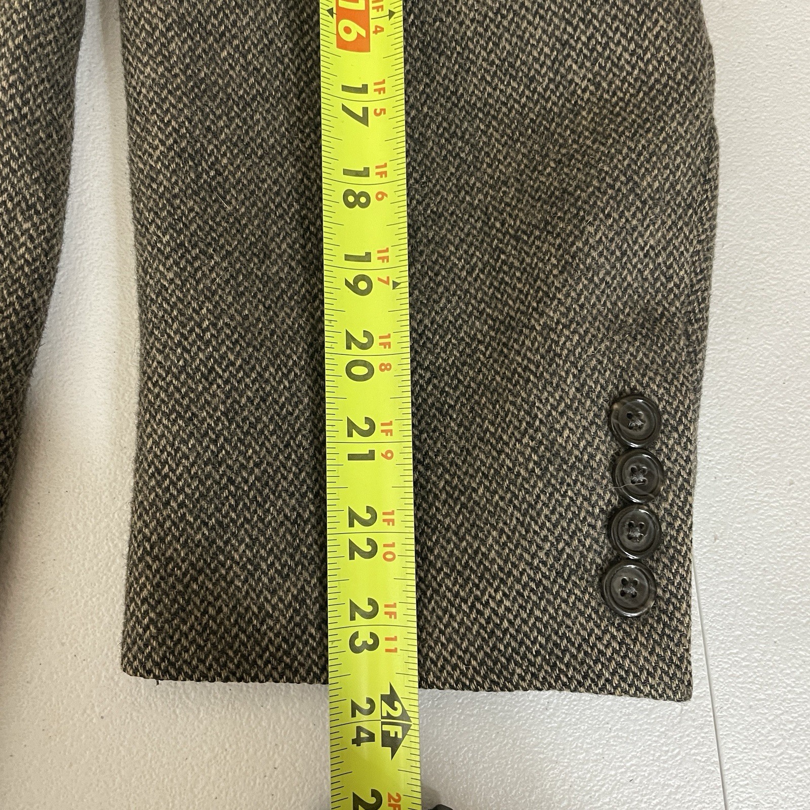 Jos A Bank Sport Coat Mens 46R Gray Brown Crowsfoot Camel Hair Two Buttons