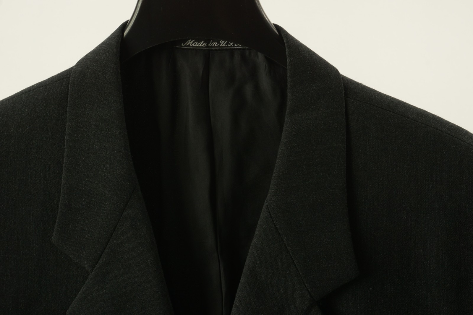Vintage Giorgio Armani Men’s 44L Charcoal Gray Woven Wool 3 Button Notch Blazer