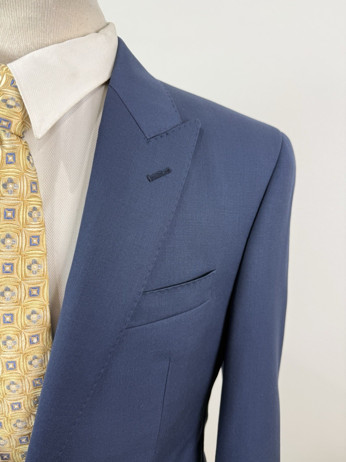 Ralph Lauren Men’s Navy Sharkskin Stitch Lapel Wool Suit Size 38 R Pants 32 X 28