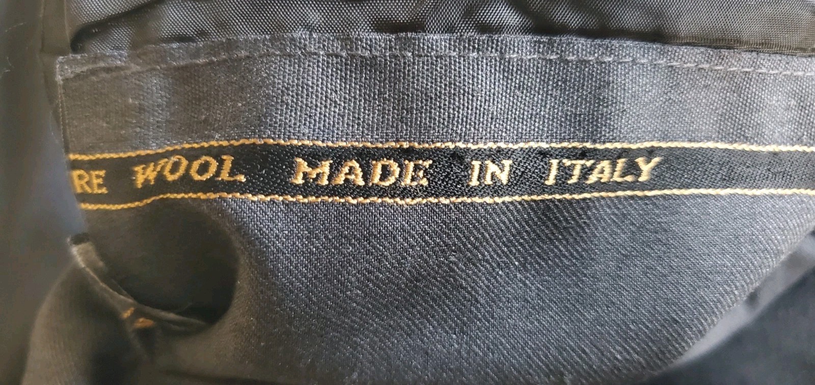Alan Italy Custom Tailored Wool and Cashmere Blend 2 Pc. Suit Excellent
