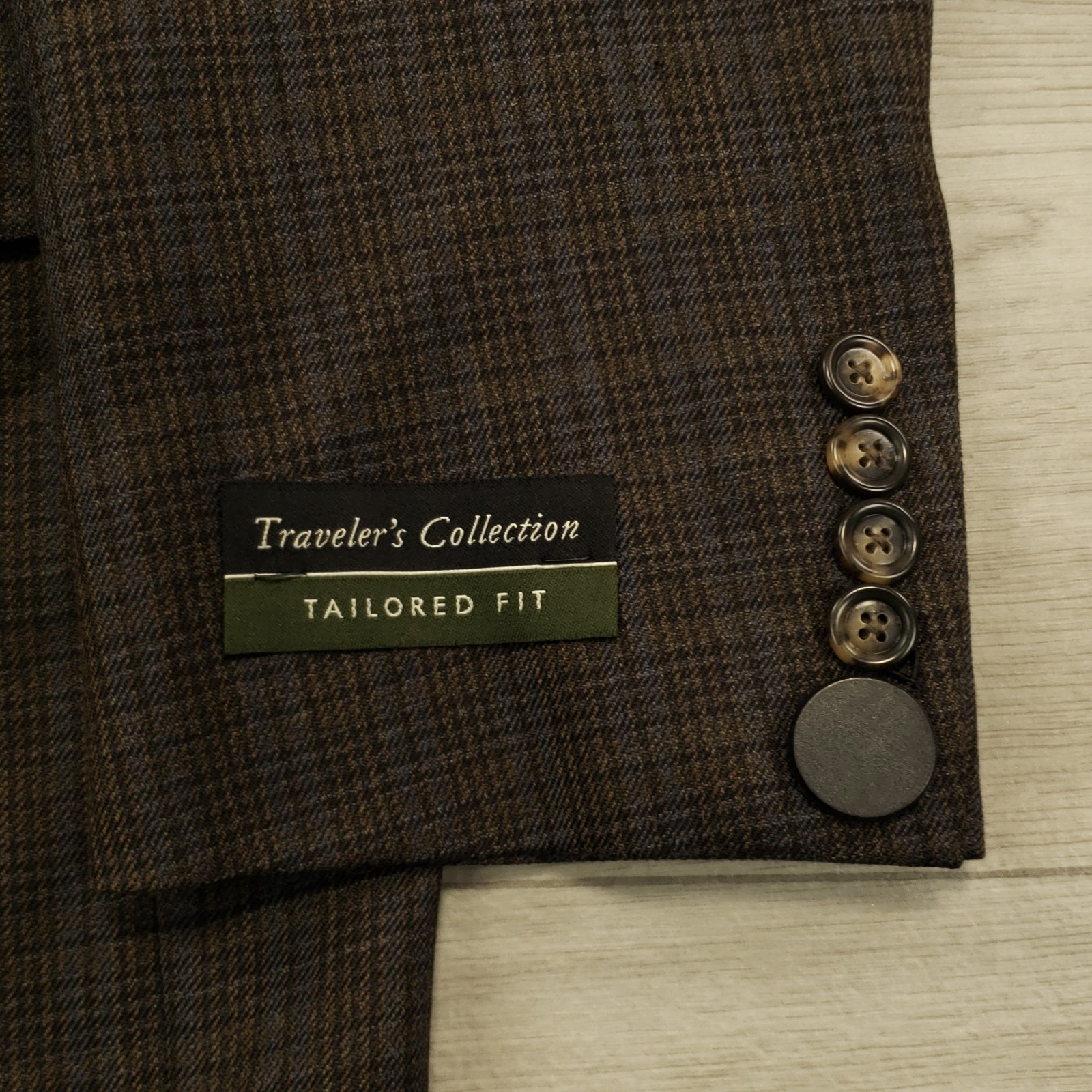 Jos A Bank Travelers Sport Coat Men’s 41L Wool Brown Plaid 2 Btn Dual Vent NEW
