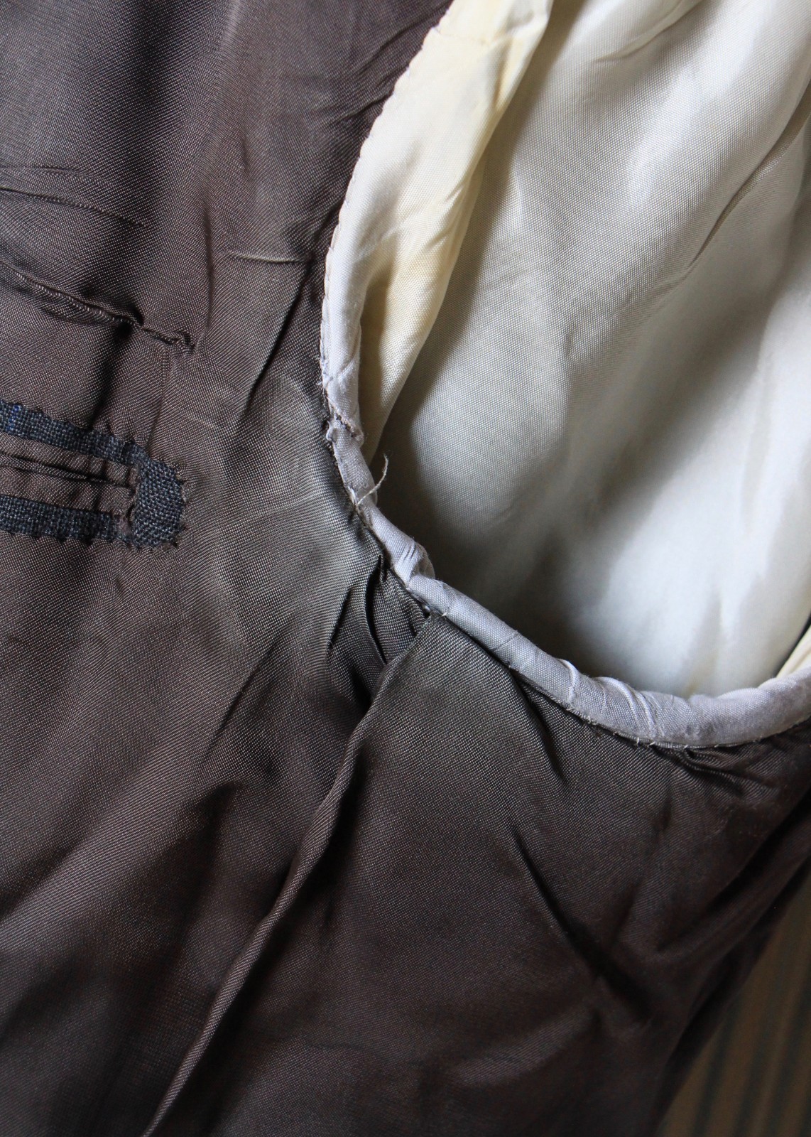 Bespoke Neapolitan charcoal PoW suit 54EU/44UK