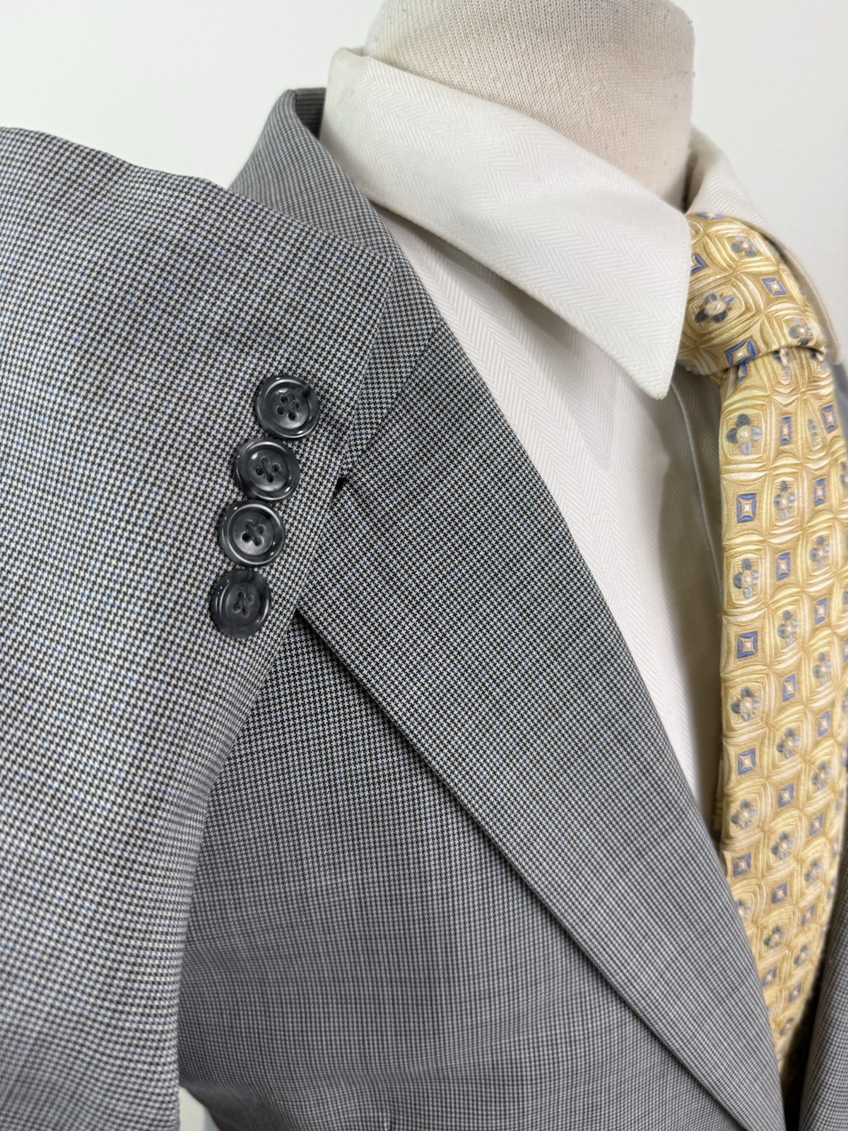 JOS A BANK Men’s Gray Houndstooth Wool Suit Size 44 L Pants 38 X 34