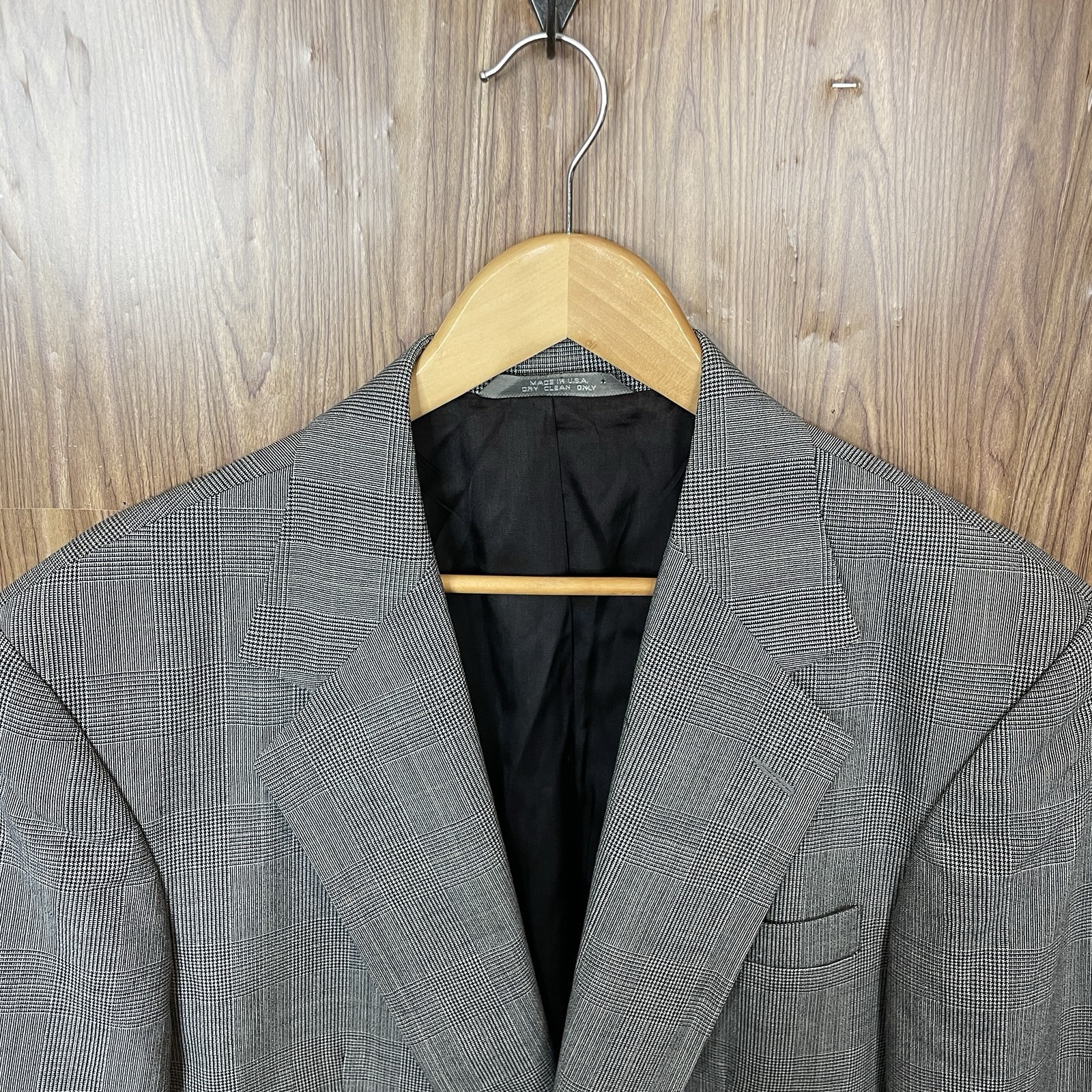 Haggar Sport Coat Mens 42S Gray Brown Plaid Windowpane Pure Wool USA Made